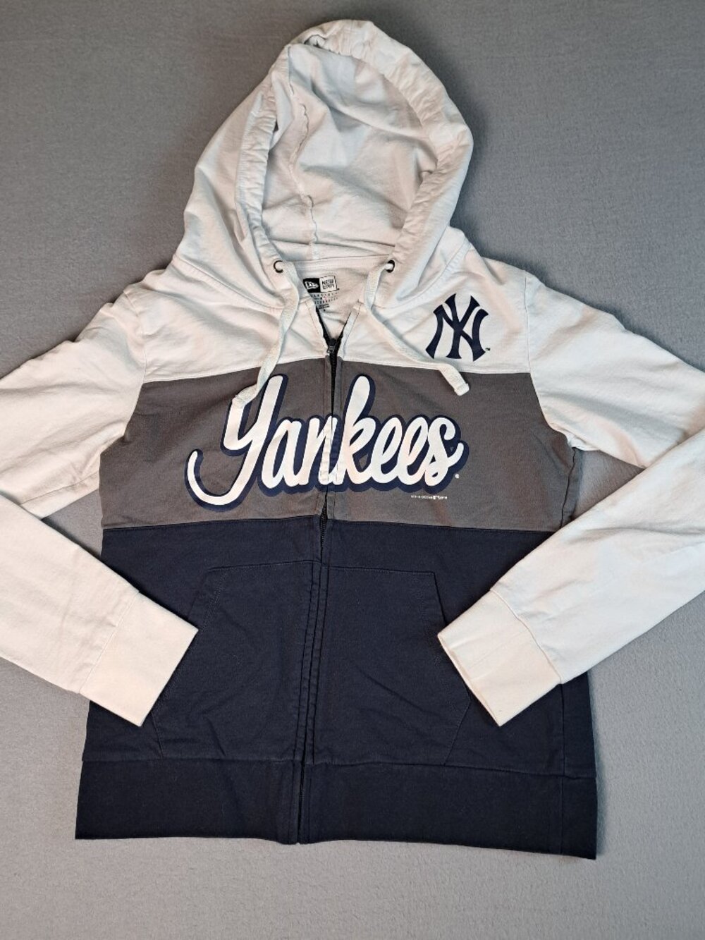 Womens New York Yankees MLB New Era Lightweight Zip Up Hoodie- Medium